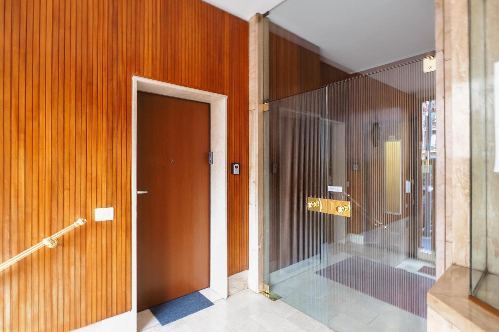 Mila Apartments Fiera Милано Екстериор снимка